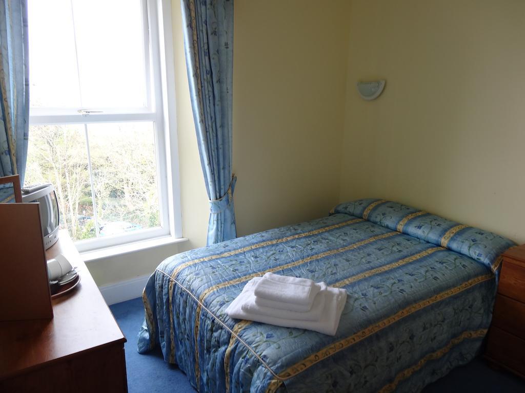 Claremont House Hotel Saundersfoot Room photo